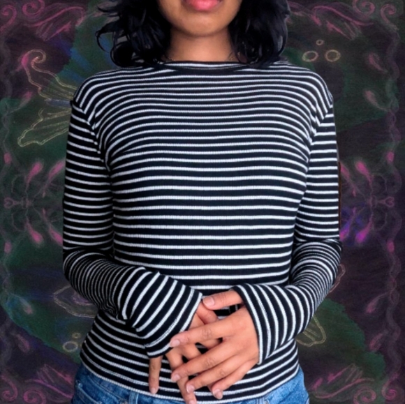 Brandy Melville black and white striped long sleeve 100% cotton top - Picture 9 of 9